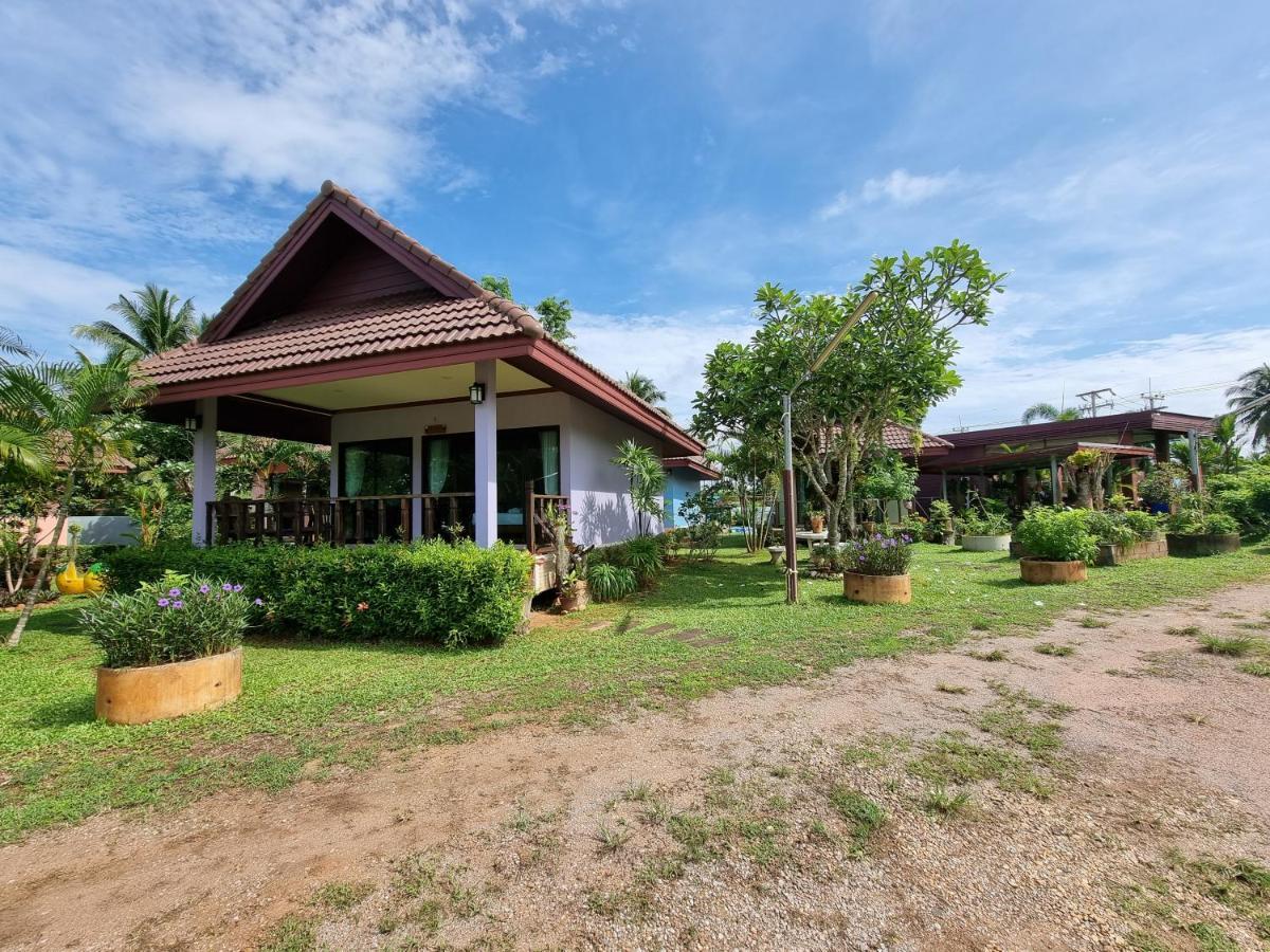 Pawarisa Resort Pathio Exterior foto