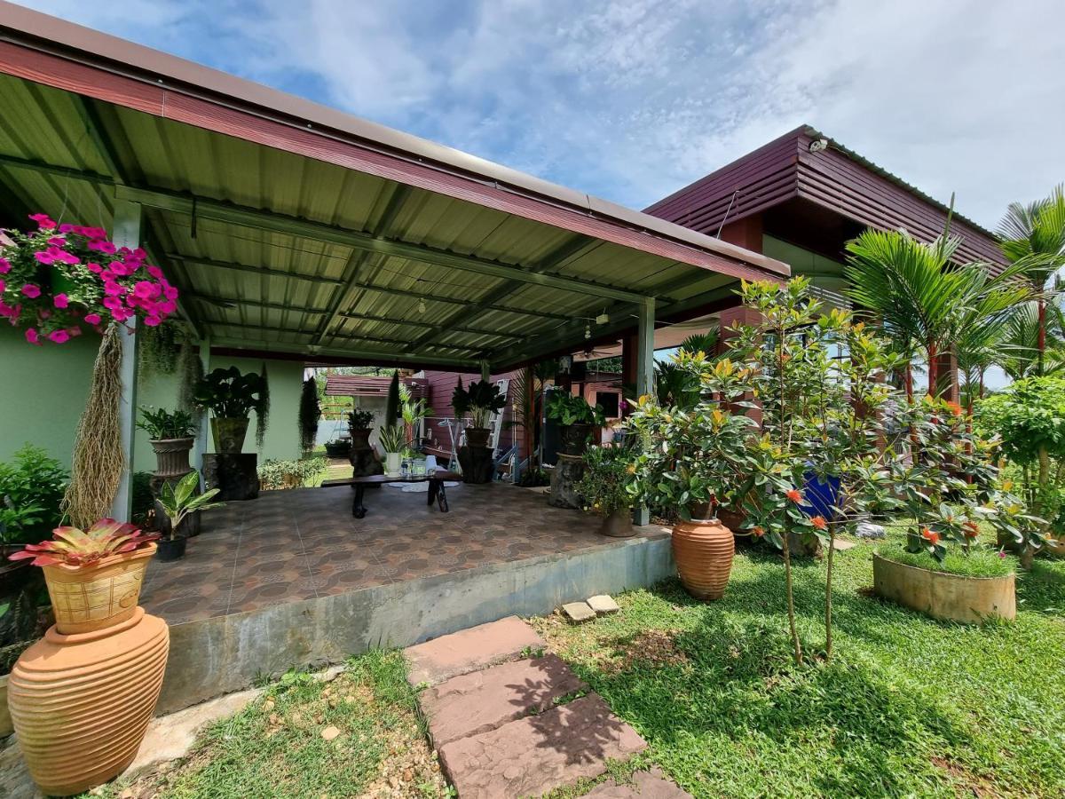 Pawarisa Resort Pathio Exterior foto